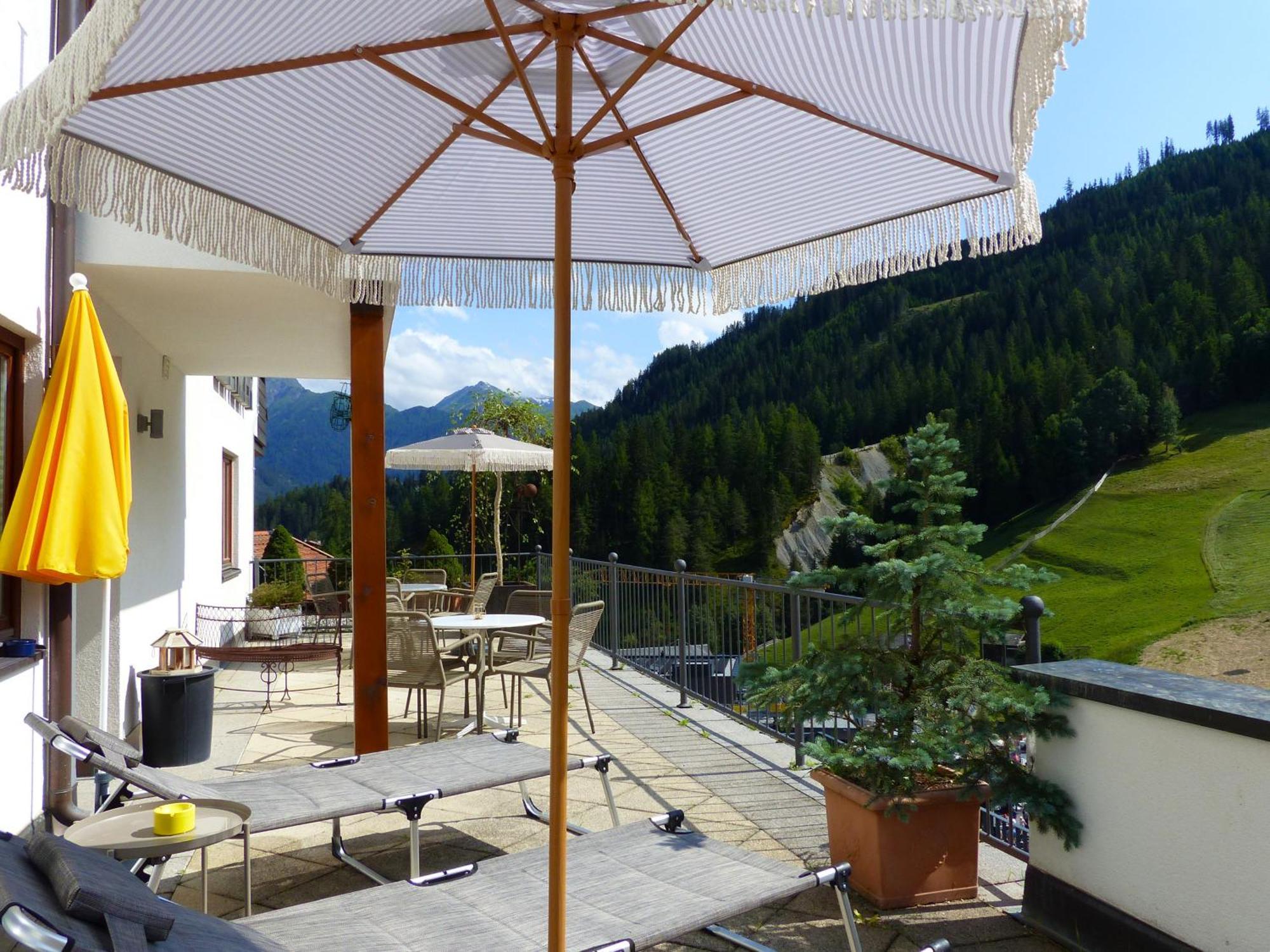 Hotel Garni Zerzer Serfaus Eksteriør billede