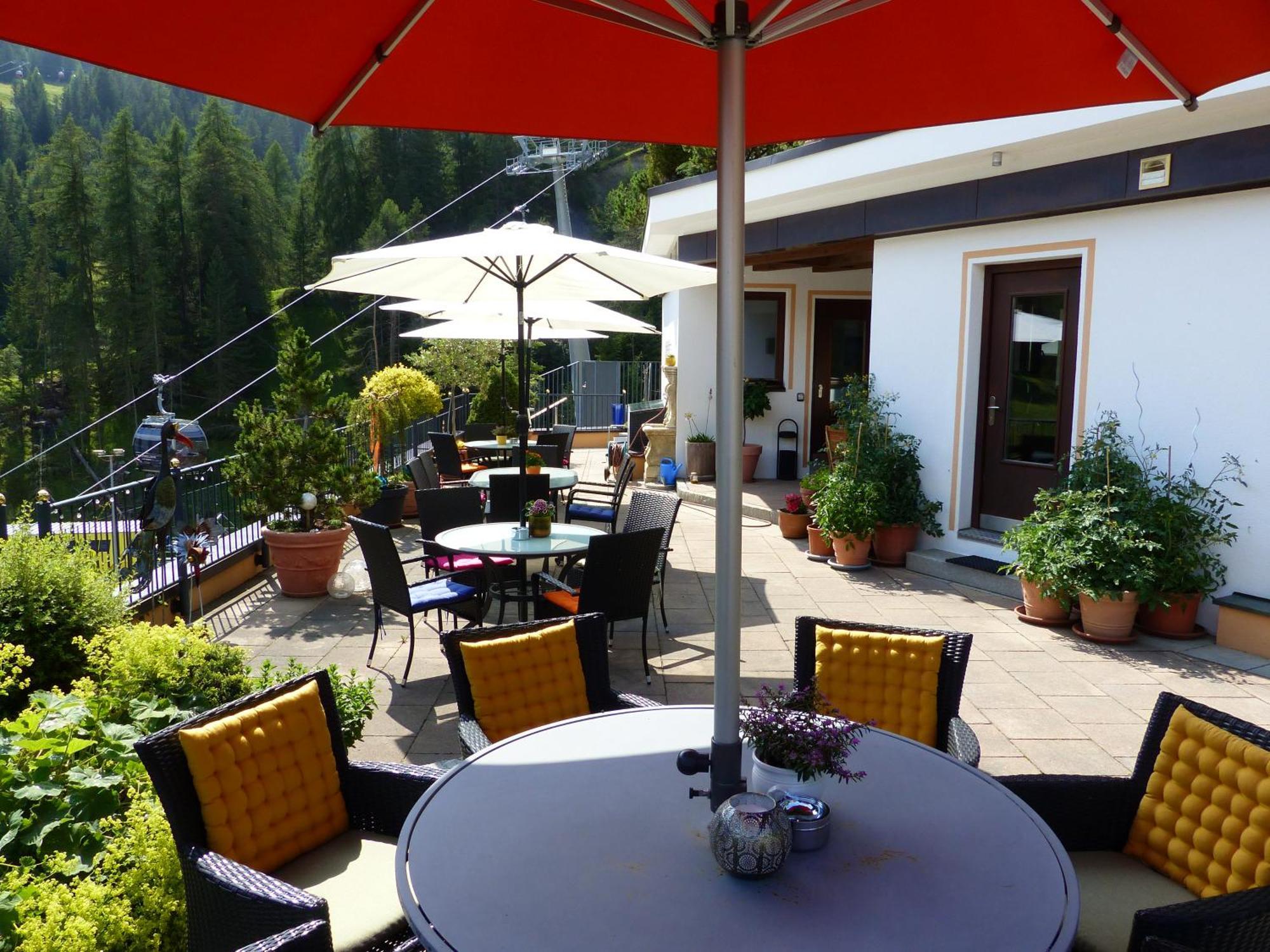 Hotel Garni Zerzer Serfaus Eksteriør billede